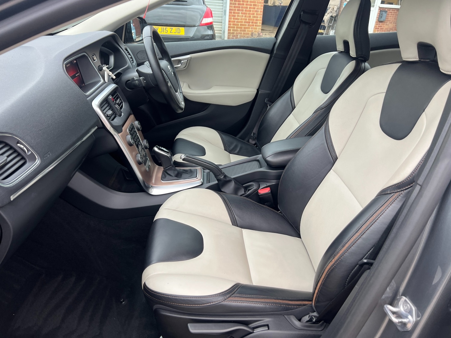 Used Volvo V40 2019 for sale - 77877888: Photo 11