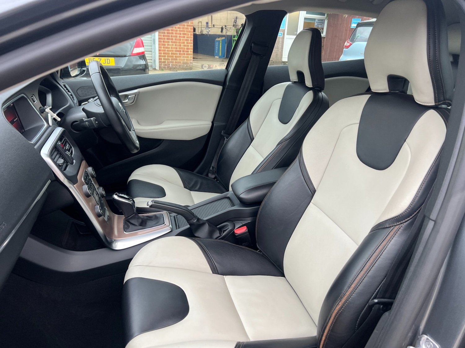 Used Volvo V40 2019 for sale - 77877888: Photo 12