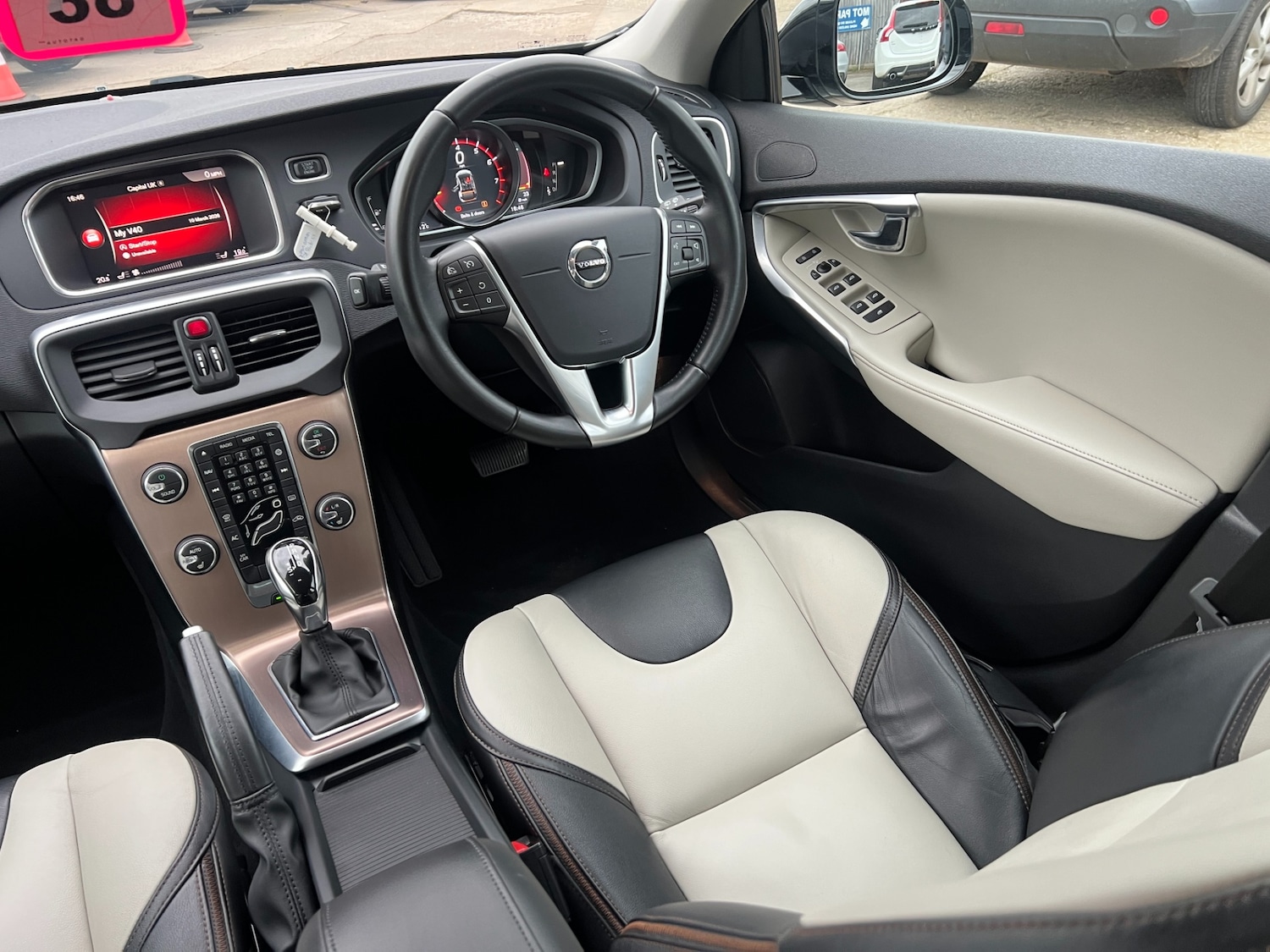 Used Volvo V40 2019 for sale - 77877888: Photo 15