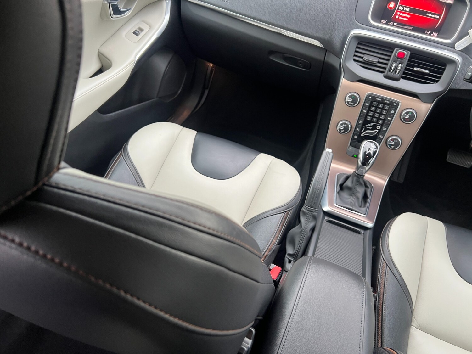 Used Volvo V40 2019 for sale - 77877888: Photo 16