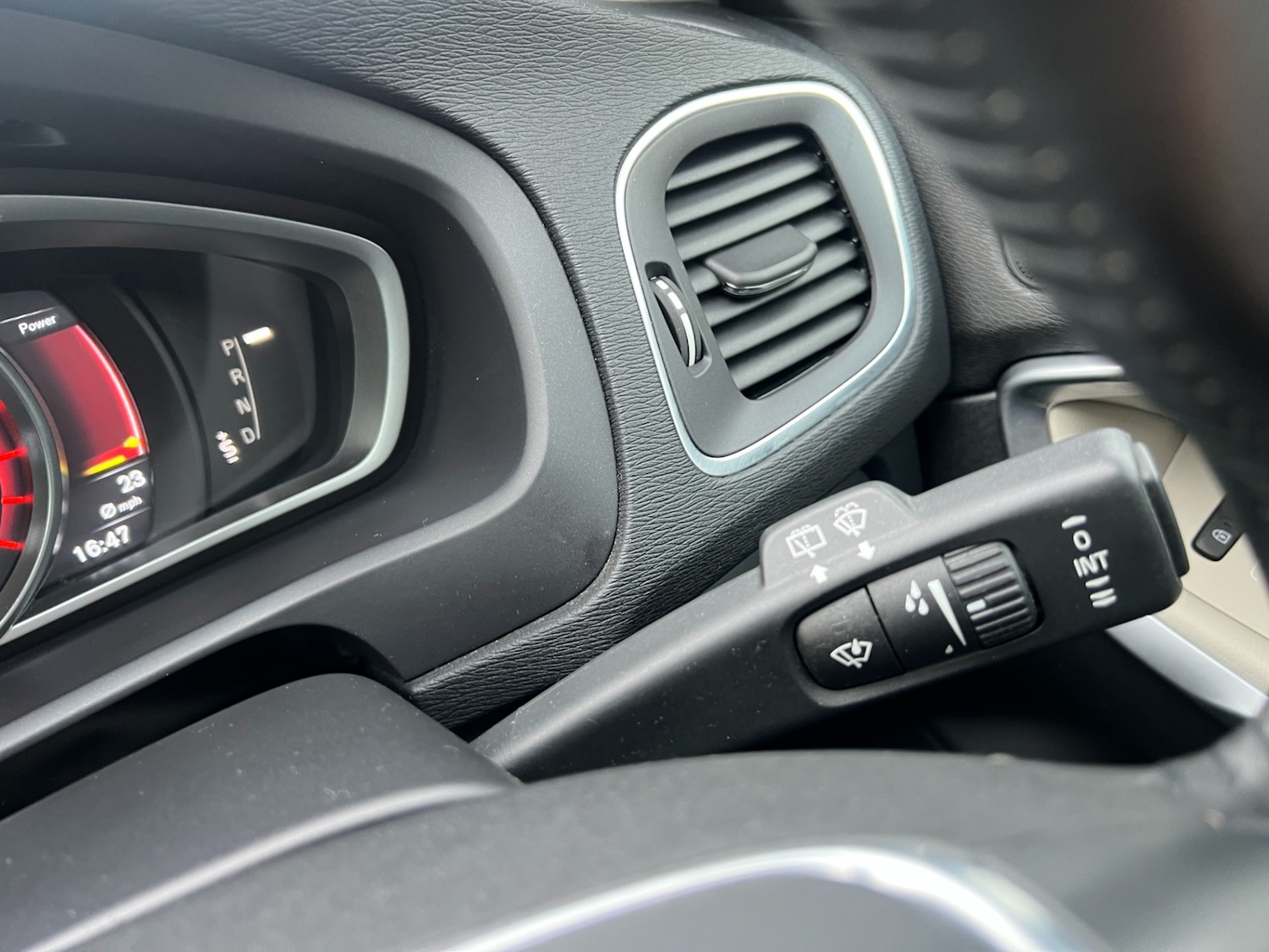 Used Volvo V40 2019 for sale - 77877888: Photo 25