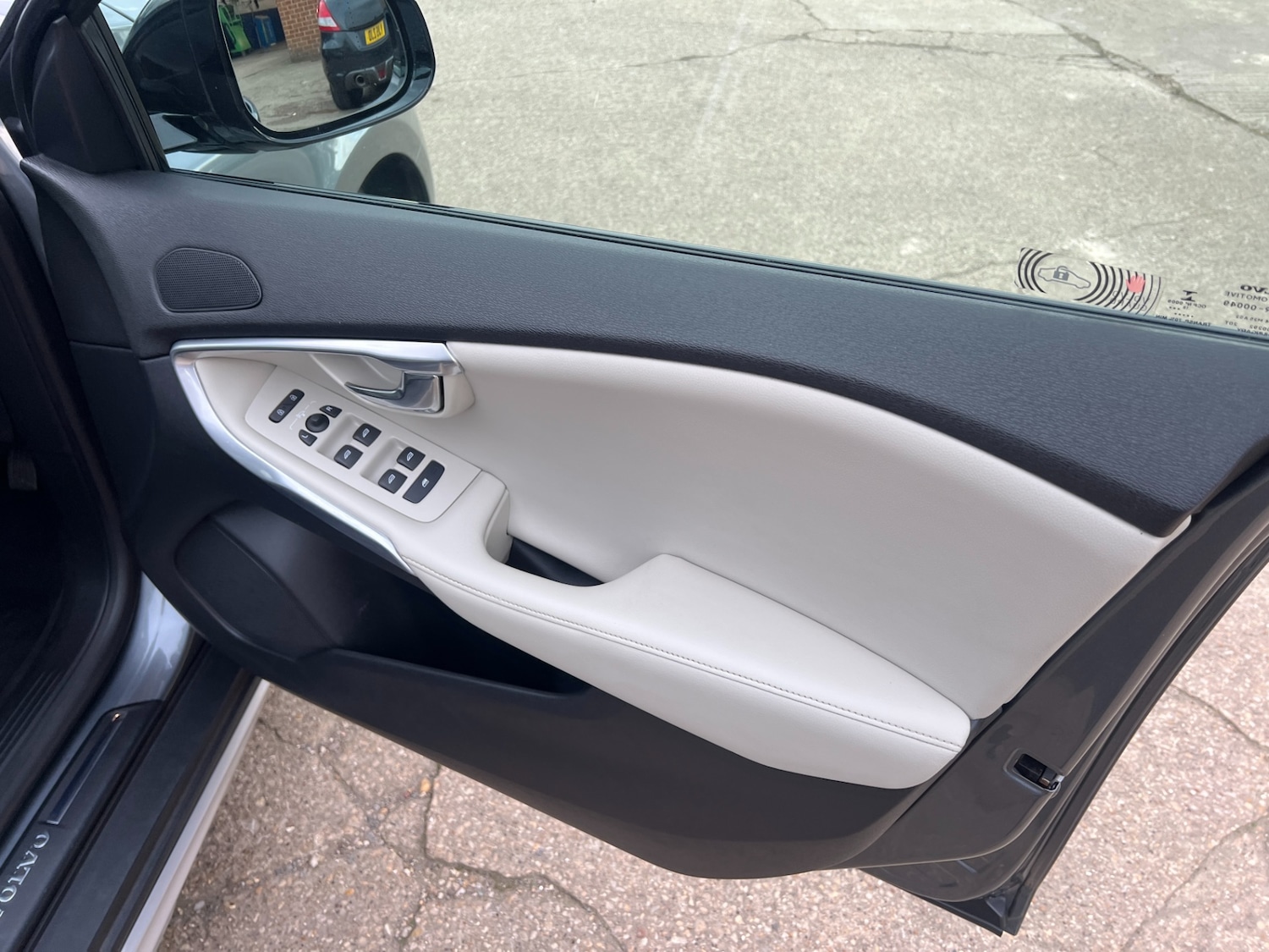 Used Volvo V40 2019 for sale - 77877888: Photo 33