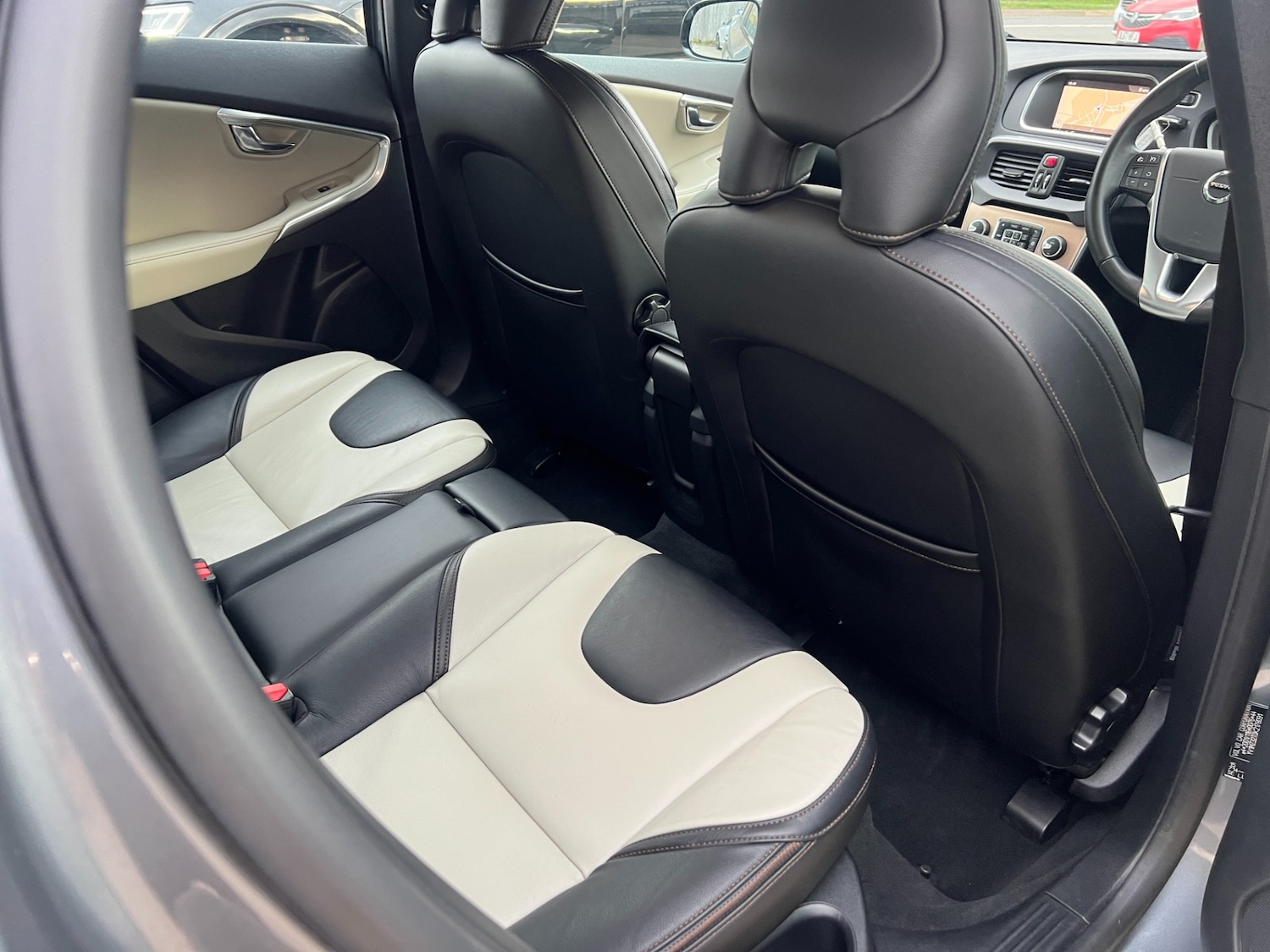 Used Volvo V40 2019 for sale - 77877888: Photo 34