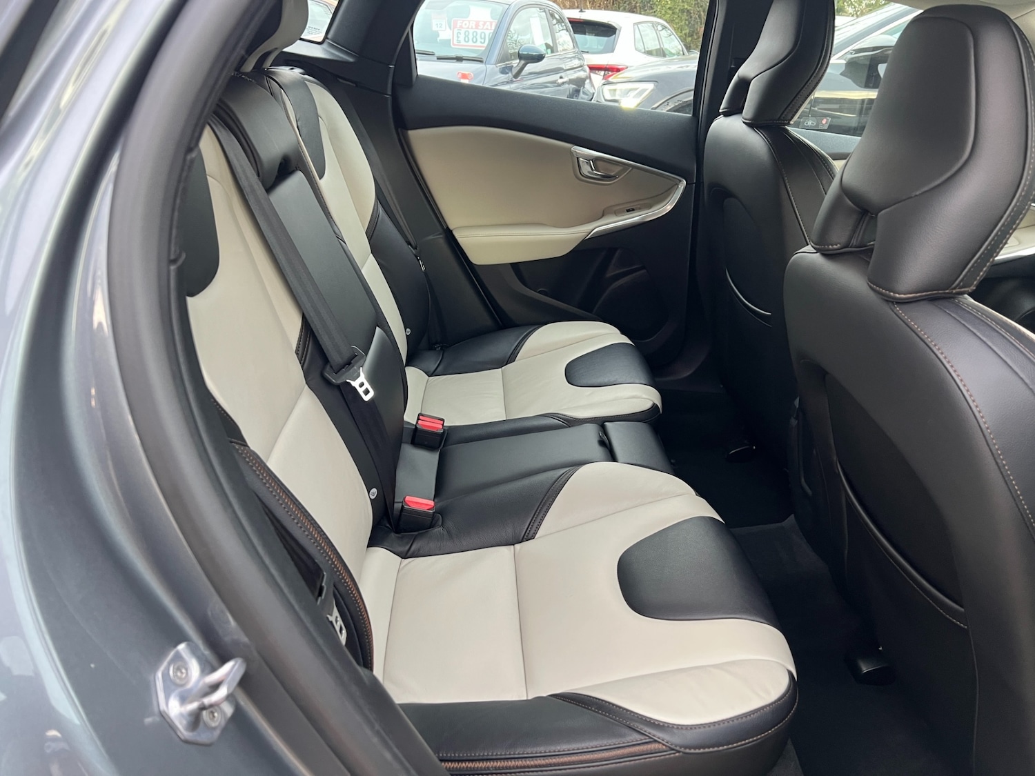 Used Volvo V40 2019 for sale - 77877888: Photo 35