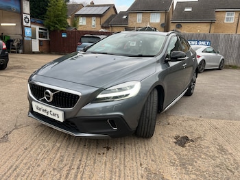 Used Volvo V40 2019 for sale - 77877888: Photo