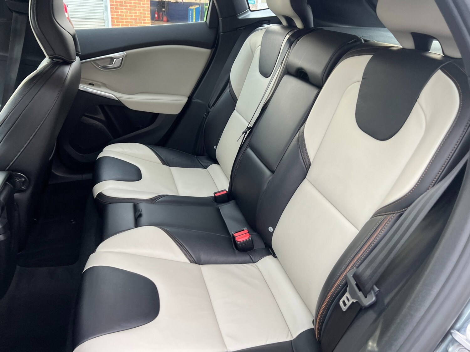 Used Volvo V40 2019 for sale - 77877888: Photo 41
