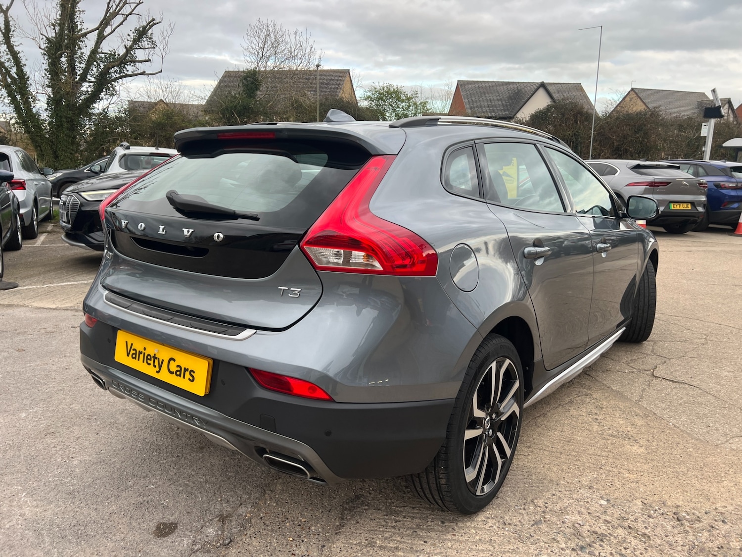 Used Volvo V40 2019 for sale - 77877888: Photo 7