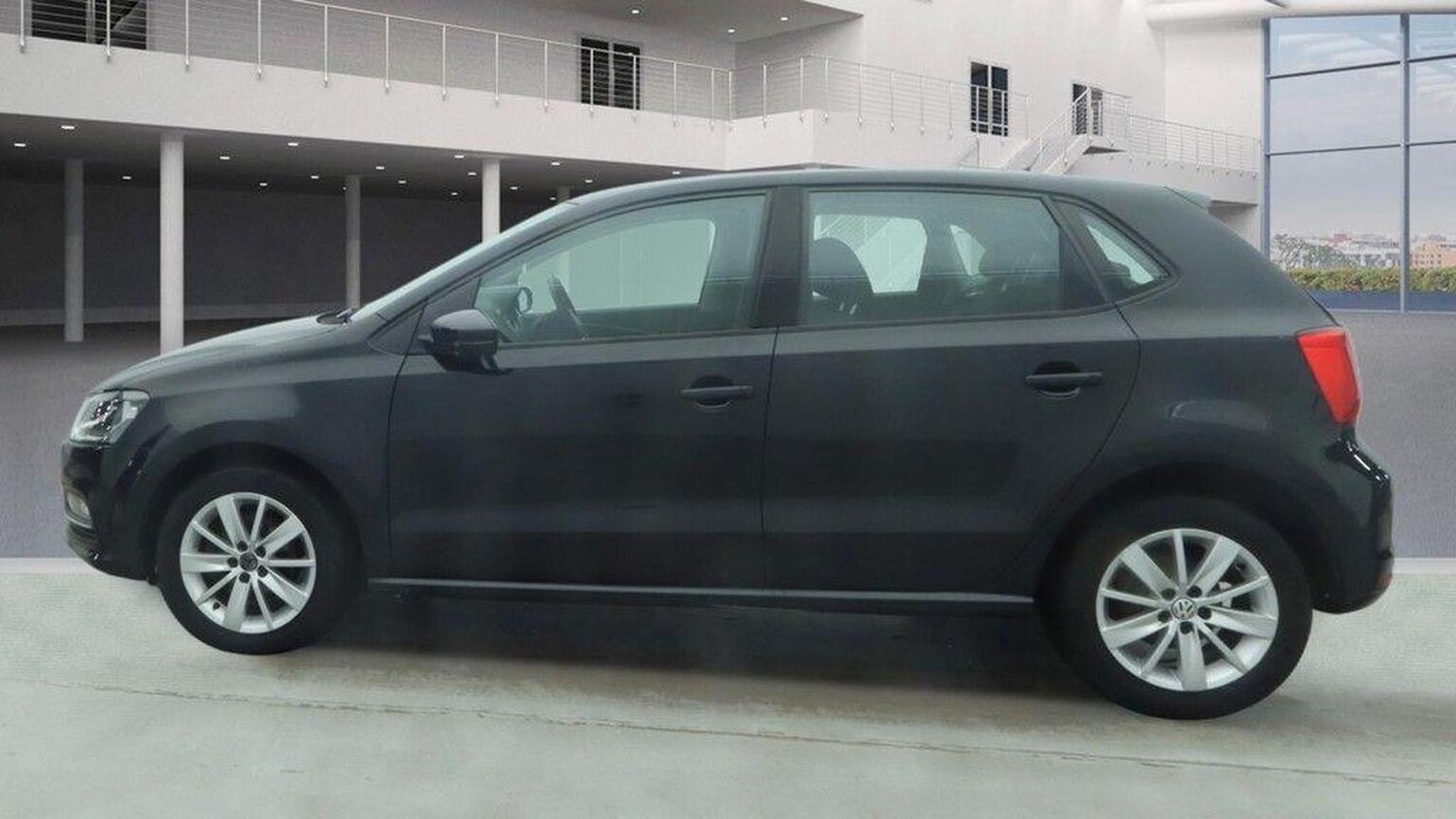 Used Volkswagen Polo 2014 for sale - 77558517: Photo 7