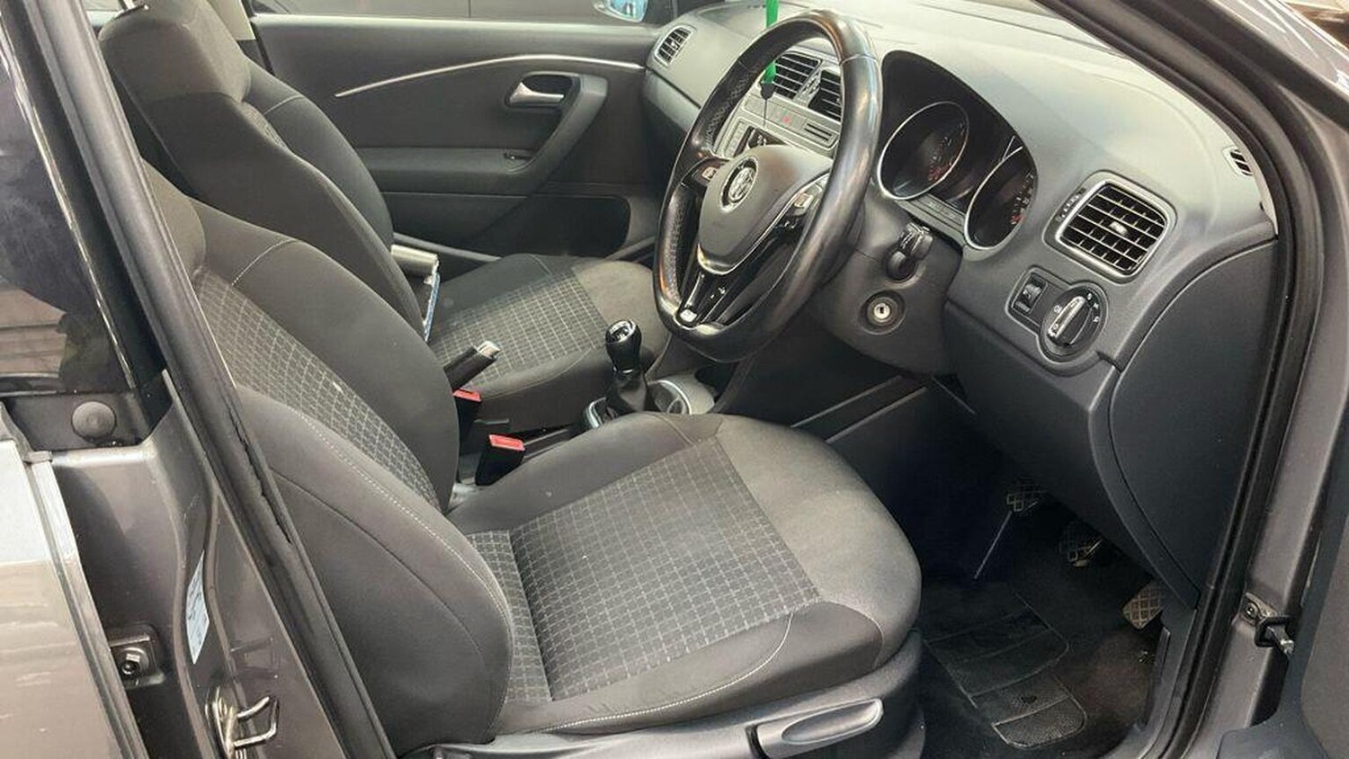 Used Volkswagen Polo 2015 for sale - 77906628: Photo 11