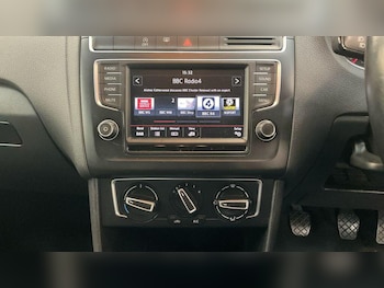 Used Volkswagen Polo 2015 for sale - 77906628: Photo