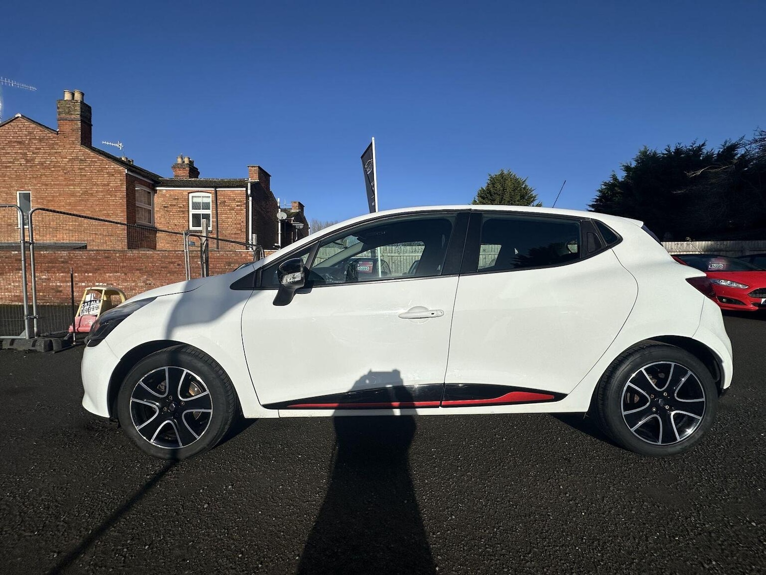 Used Renault Clio 2015 for sale - 77357308: Photo 14