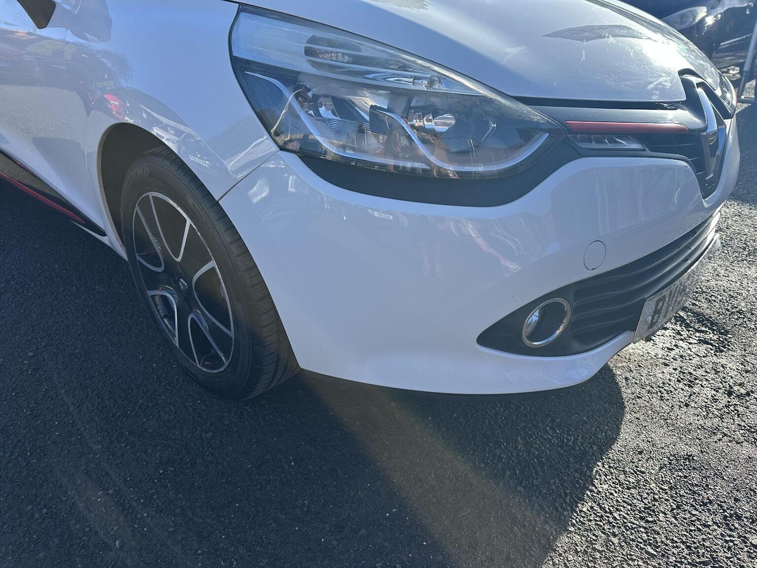 Used Renault Clio 2015 for sale - 77357308: Photo 2