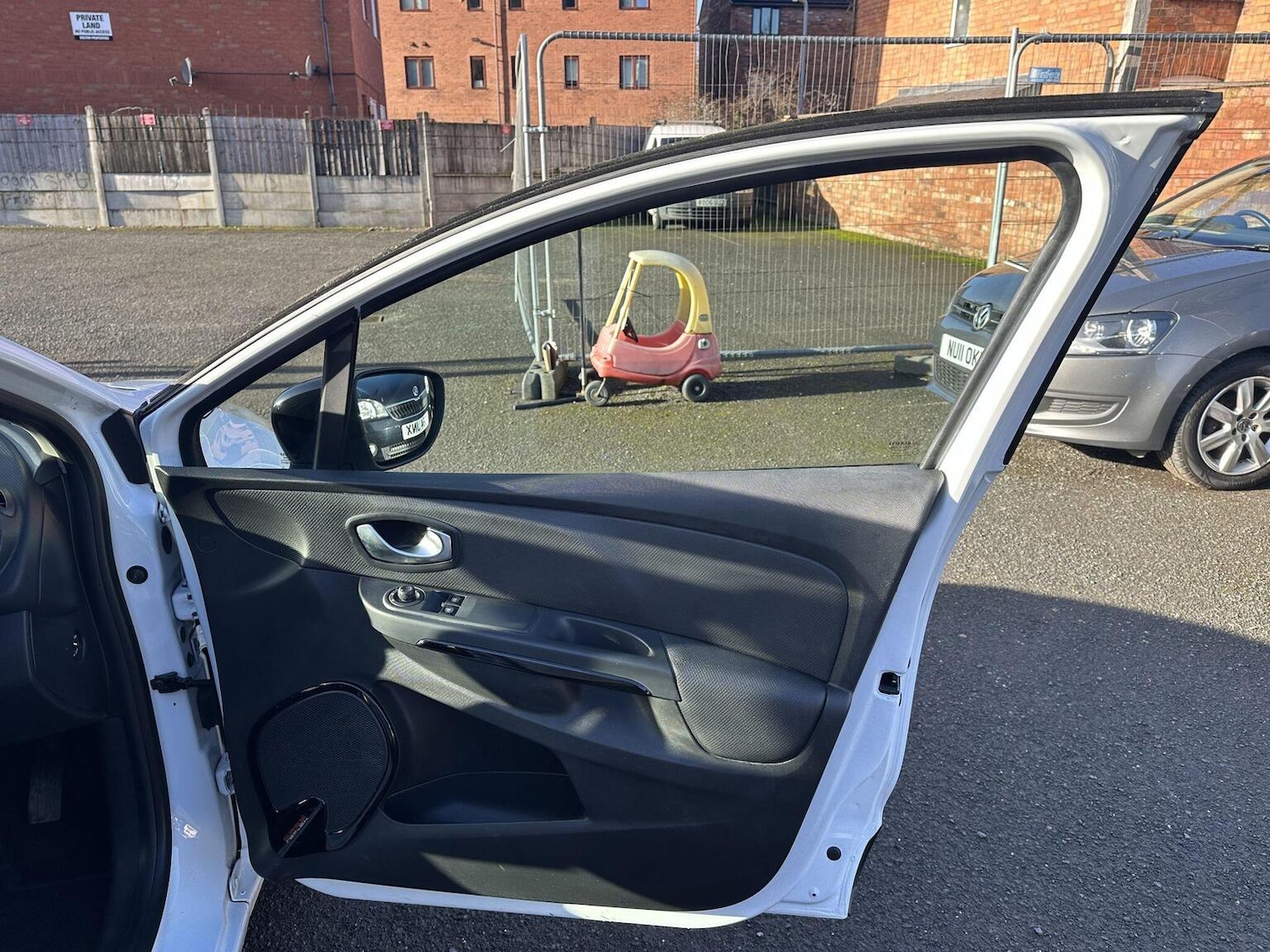 Used Renault Clio 2015 for sale - 77357308: Photo 22