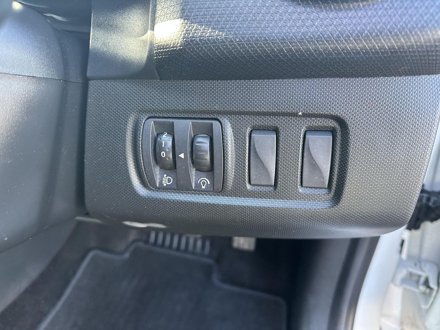 Used Renault Clio 2015 for sale - 77357308: Photo 23