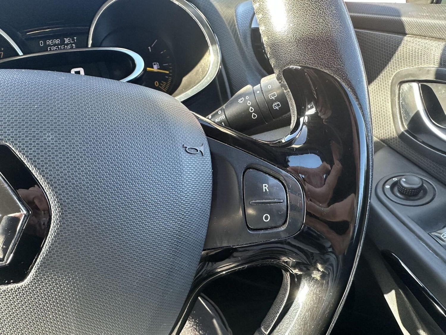 Used Renault Clio 2015 for sale - 77357308: Photo 26