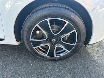 Used Renault Clio 2015 for sale - 77357308: Photo