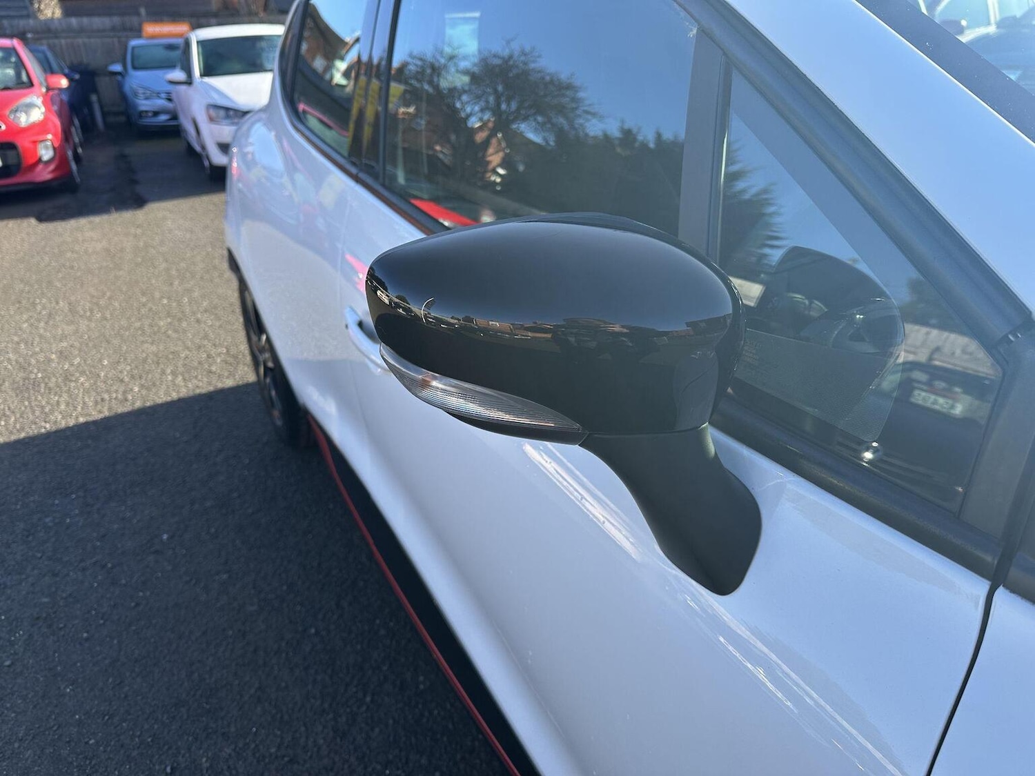 Used Renault Clio 2015 for sale - 77357308: Photo 4