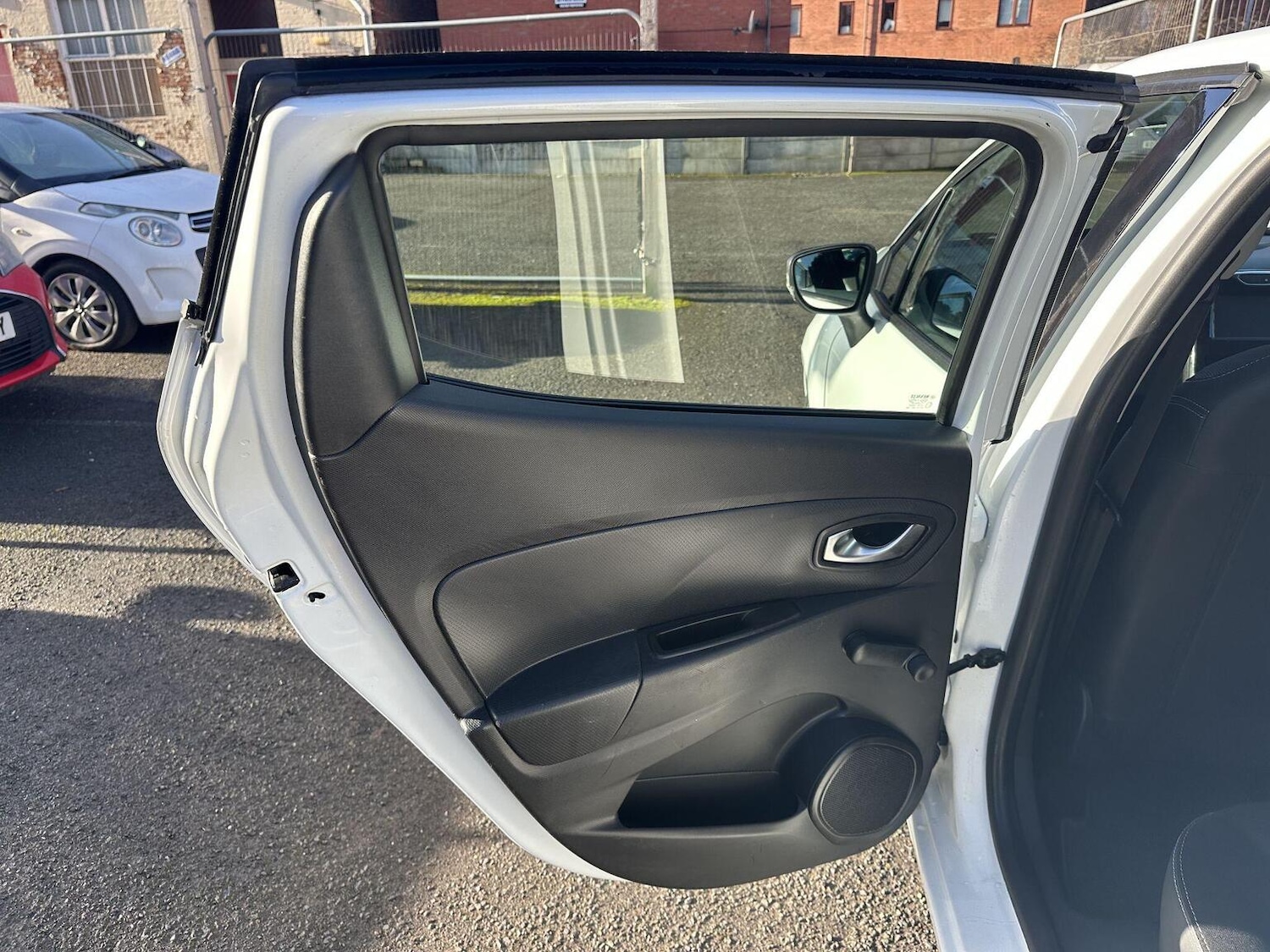 Used Renault Clio 2015 for sale - 77357308: Photo 44