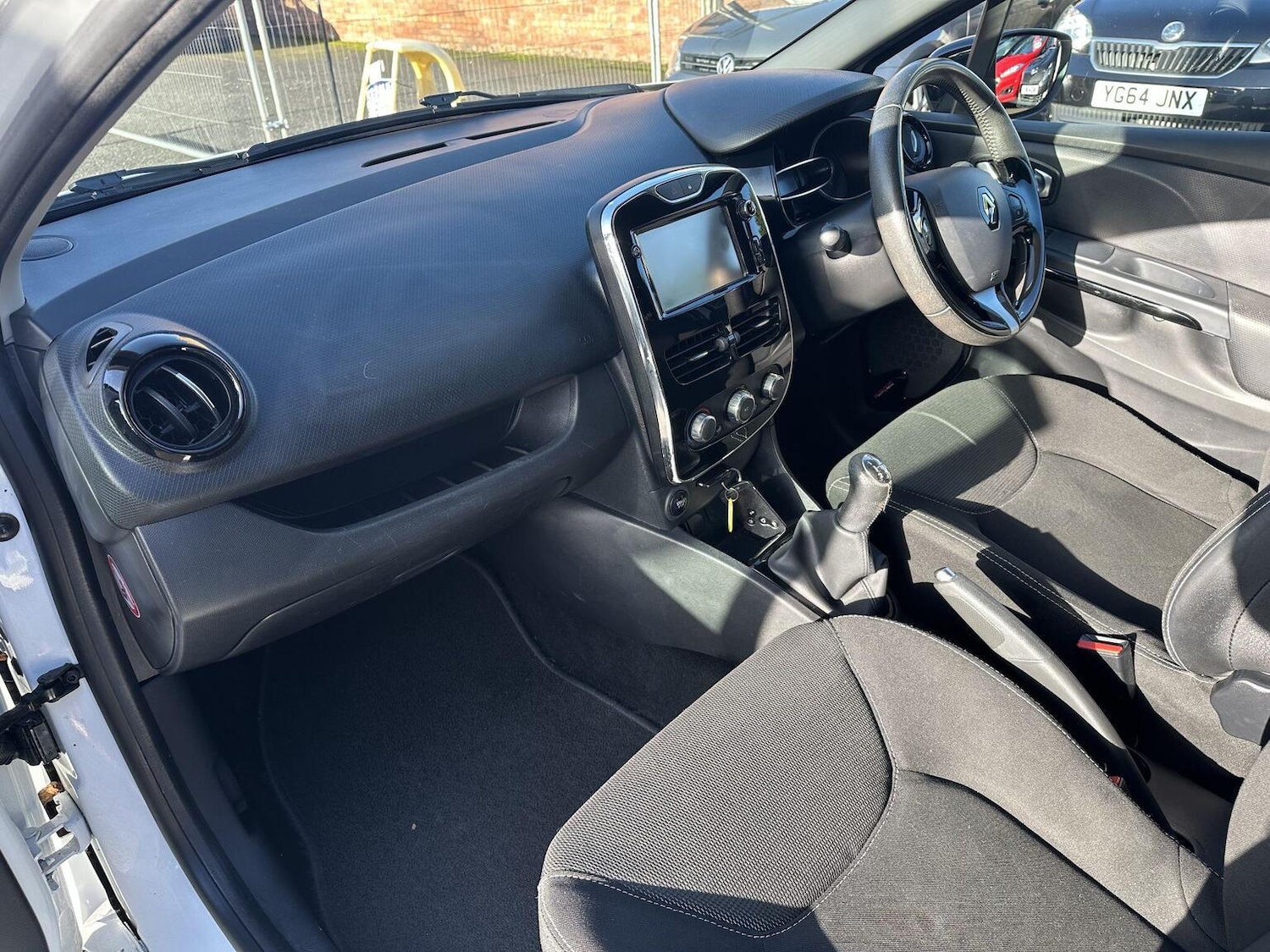 Used Renault Clio 2015 for sale - 77357308: Photo 48