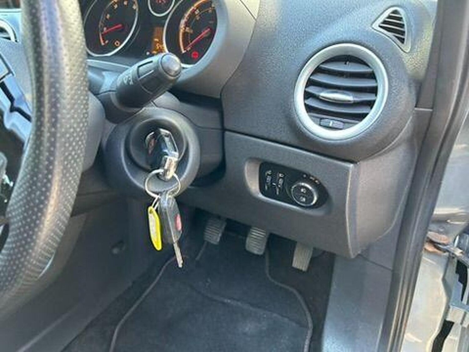 Used Vauxhall Corsa 2012 for sale - 77962020: Photo 16