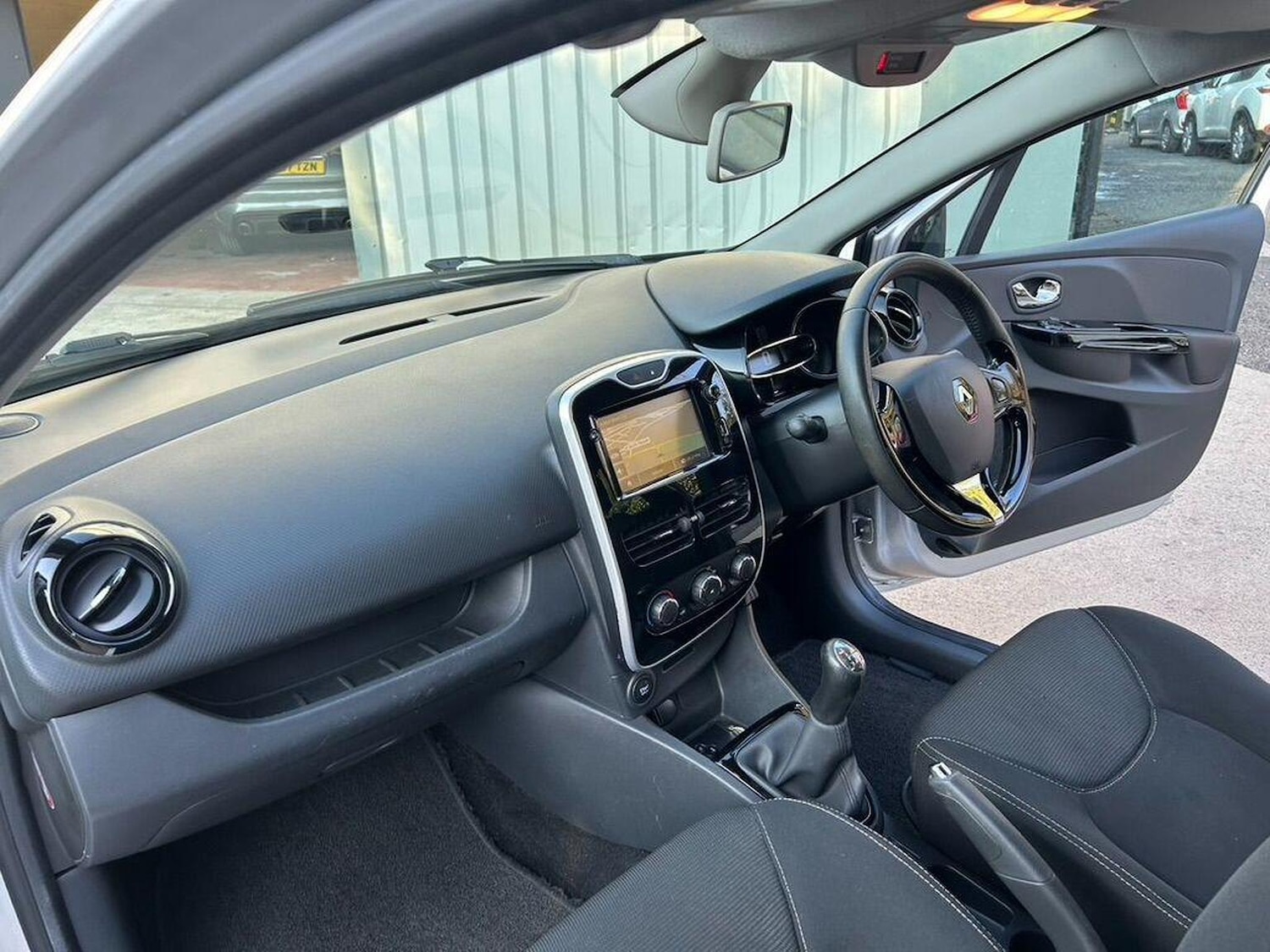 Used Renault Clio 2014 for sale - 77792924: Photo 14