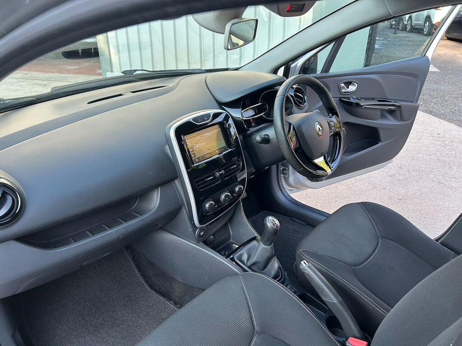 Used Renault Clio 2014 for sale - 77792924: Photo 15