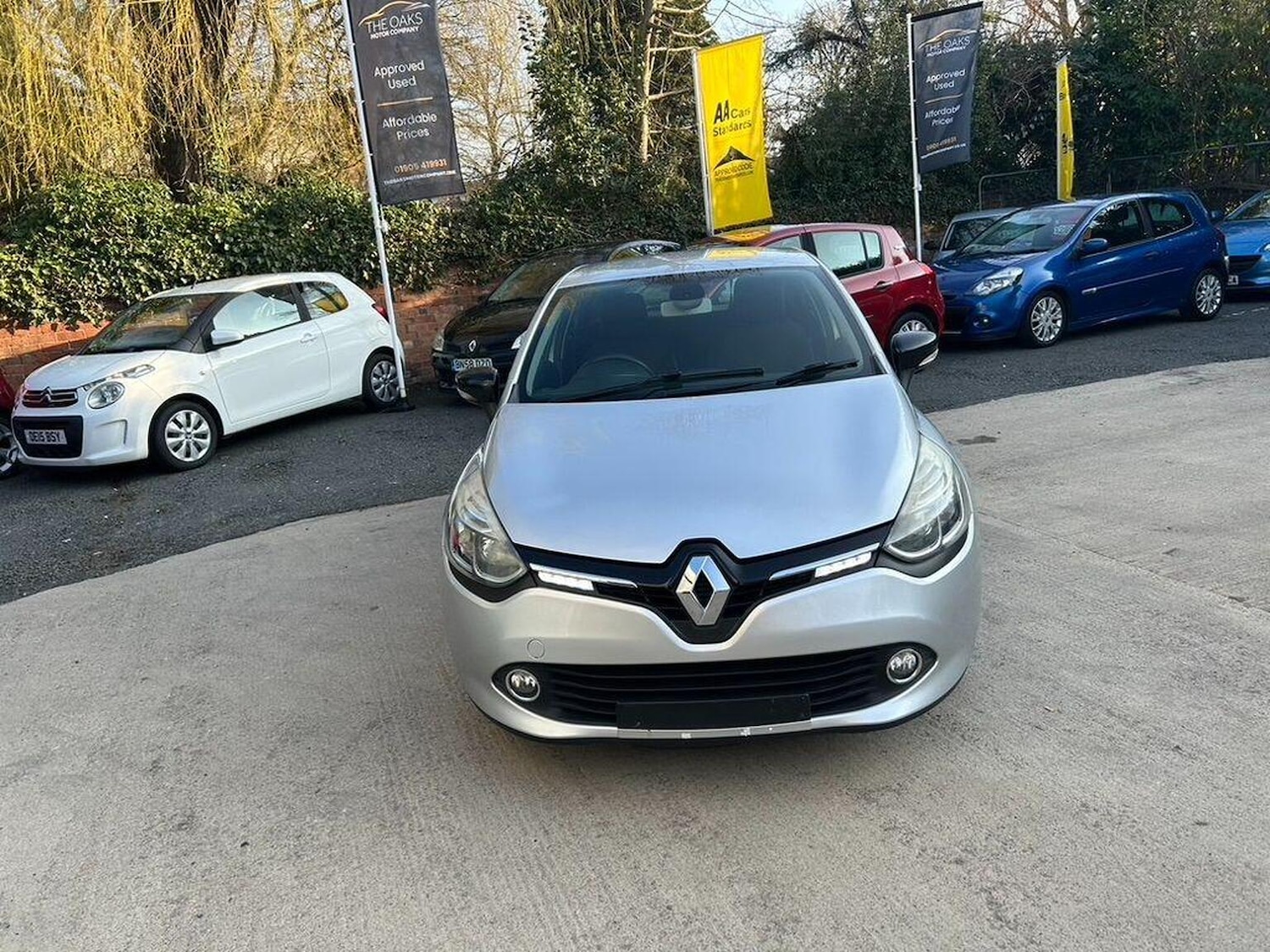Used Renault Clio 2014 for sale - 77792924: Photo 2