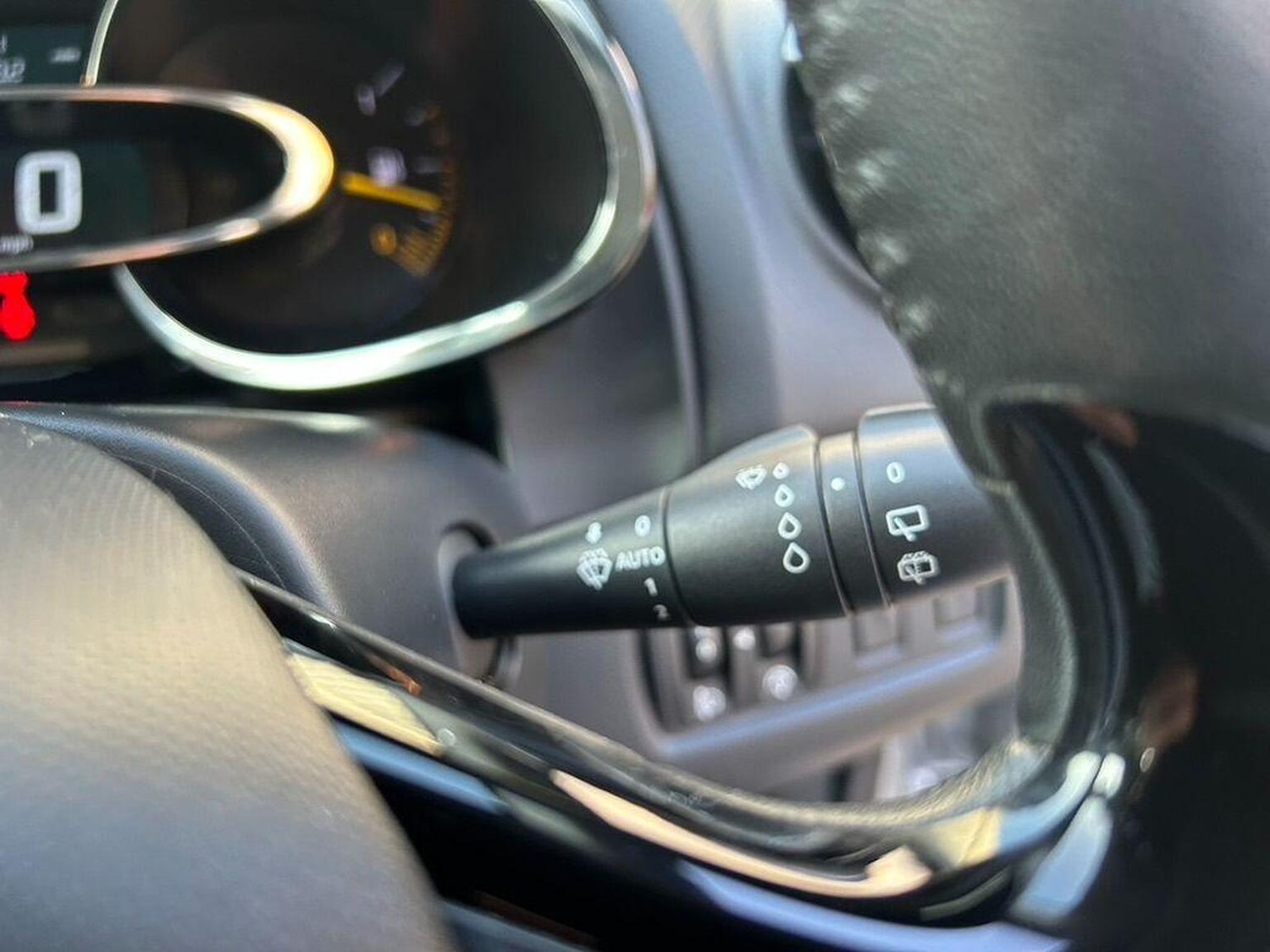 Used Renault Clio 2014 for sale - 77792924: Photo 23