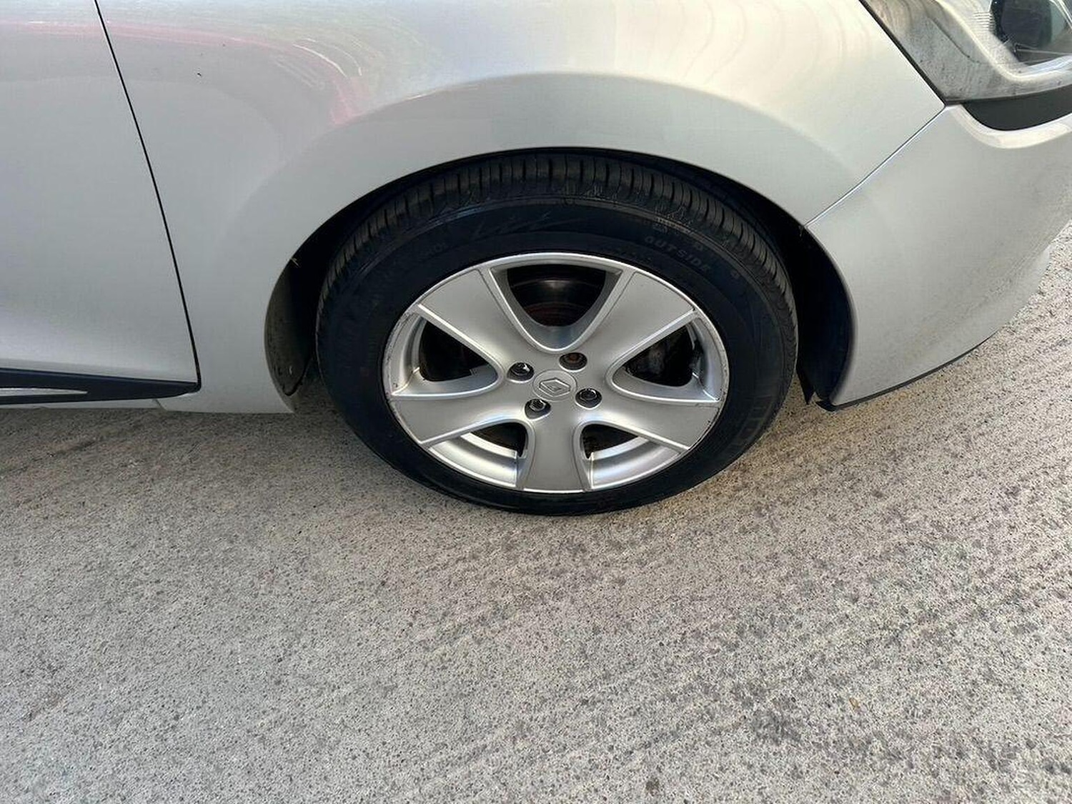 Used Renault Clio 2014 for sale - 77792924: Photo 32