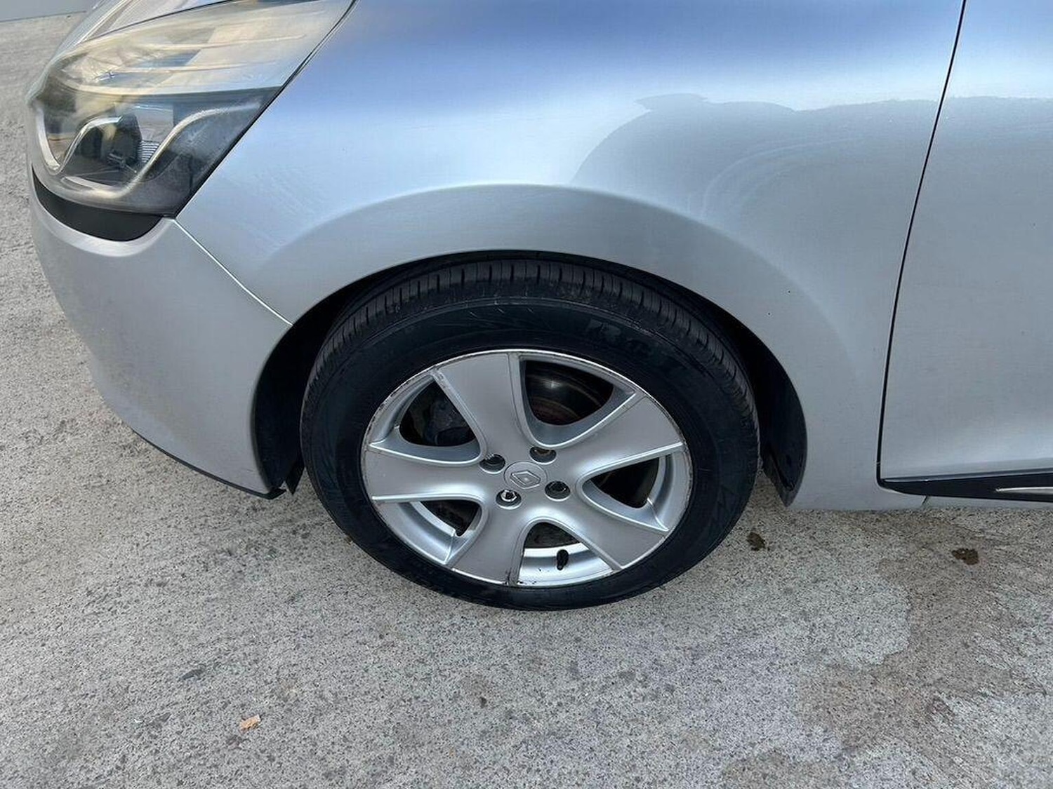 Used Renault Clio 2014 for sale - 77792924: Photo 35