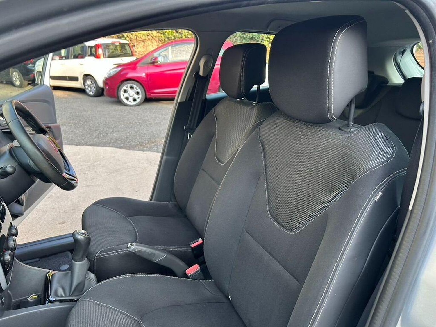 Used Renault Clio 2014 for sale - 77792924: Photo 44