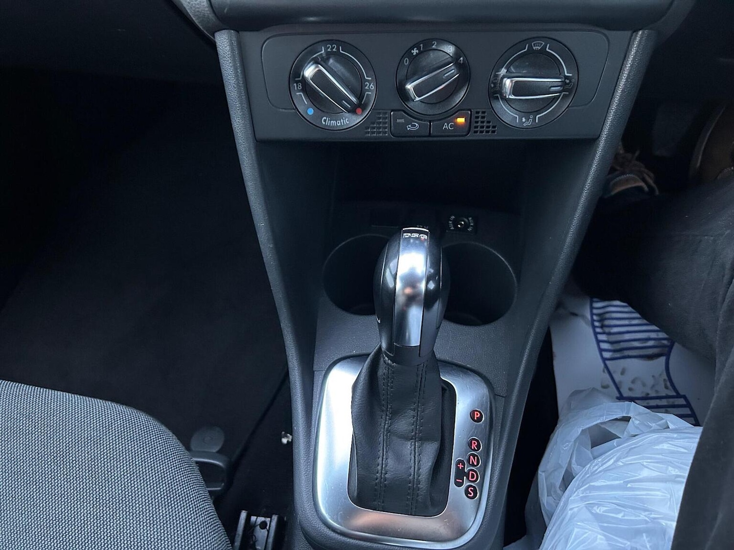 Used Volkswagen Polo 2011 for sale - 76963280: Photo 12