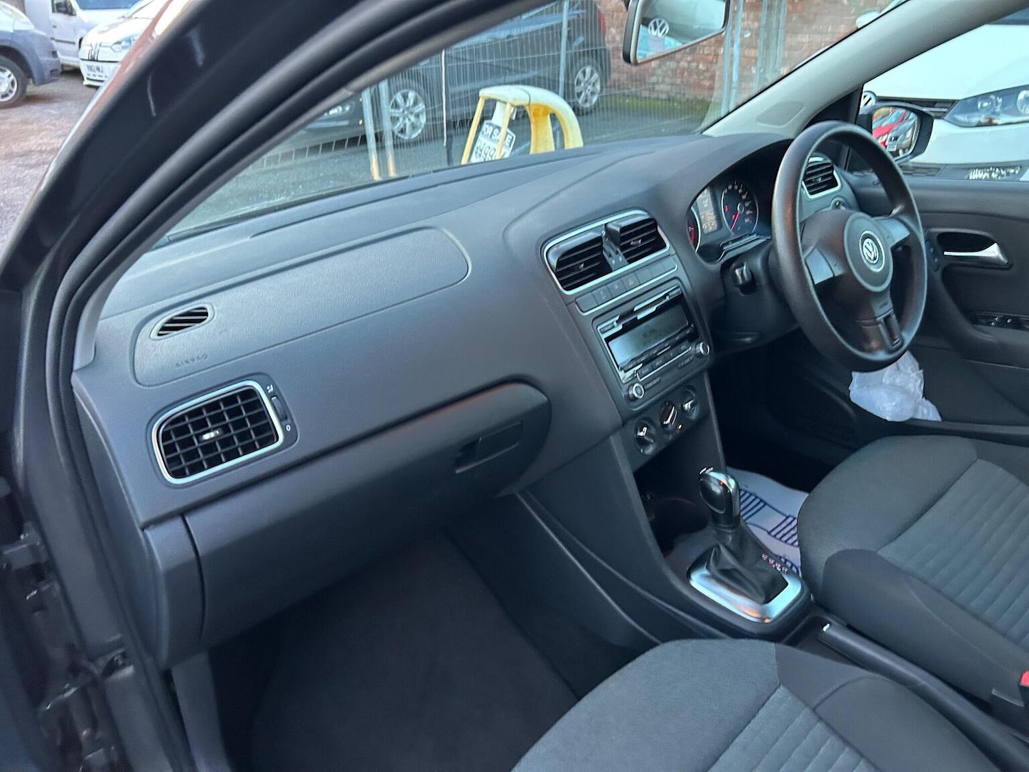 Used Volkswagen Polo 2011 for sale - 76963280: Photo 14