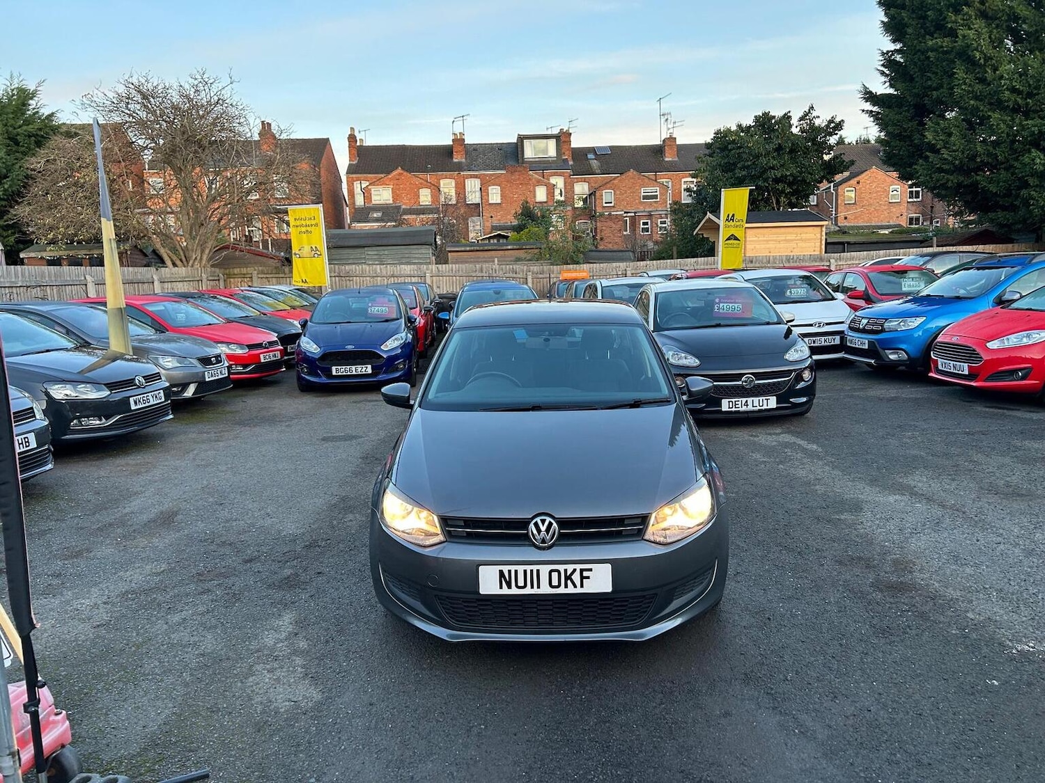 Used Volkswagen Polo 2011 for sale - 76963280: Photo 2