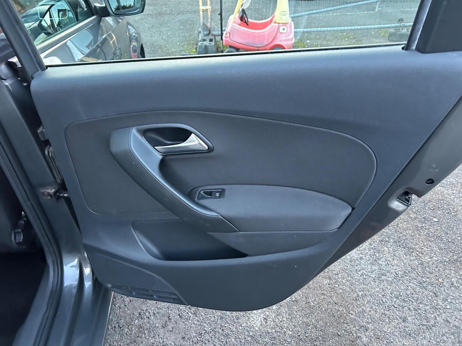 Used Volkswagen Polo 2011 for sale - 76963280: Photo 21