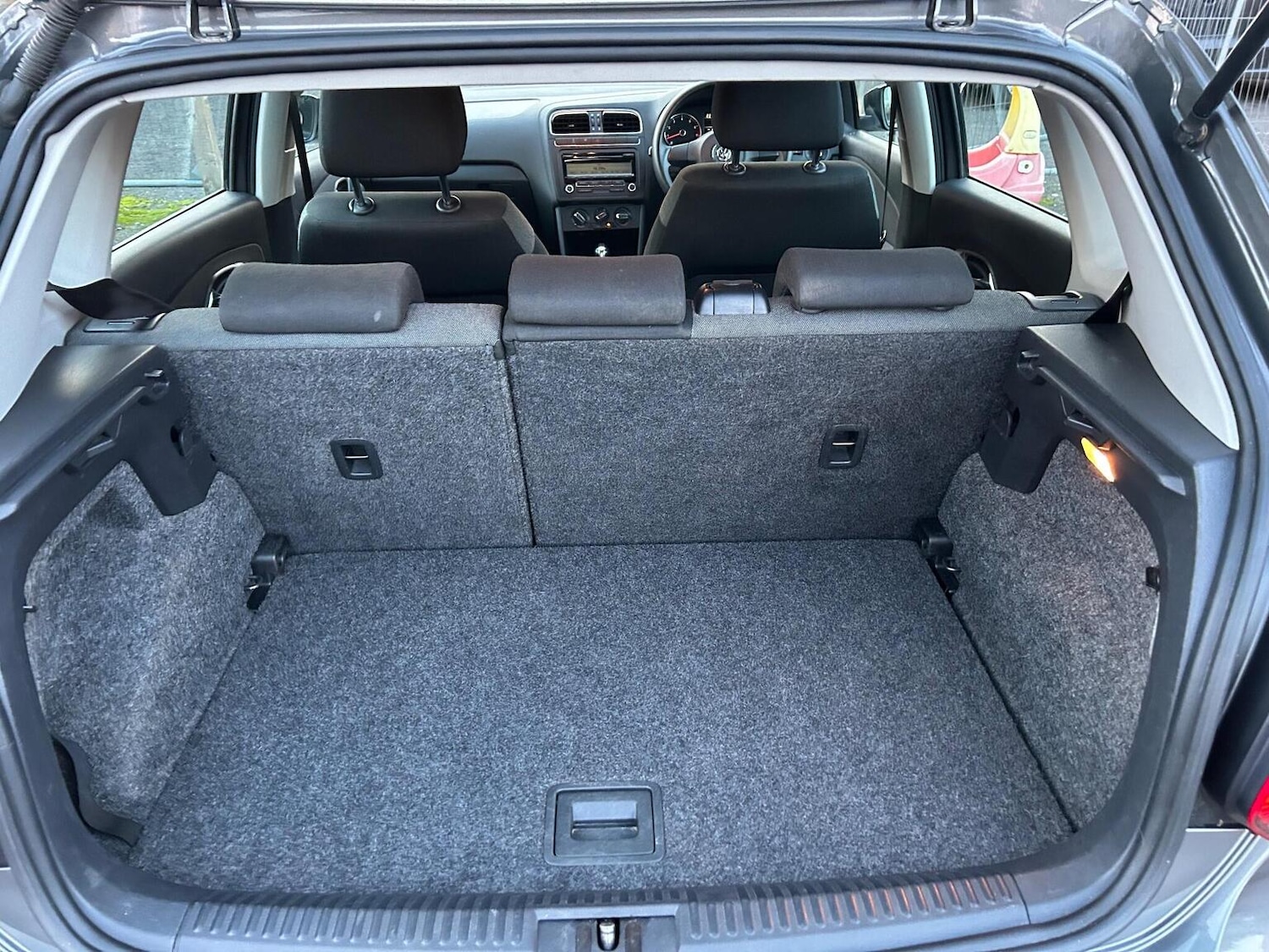 Used Volkswagen Polo 2011 for sale - 76963280: Photo 32