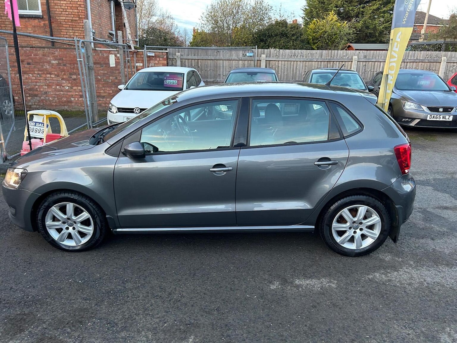 Used Volkswagen Polo 2011 for sale - 76963280: Photo 6