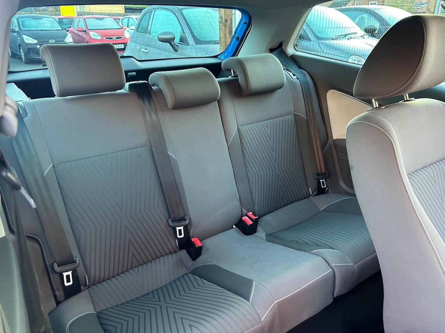 Used Volkswagen Polo 2015 for sale - 76963322: Photo 16