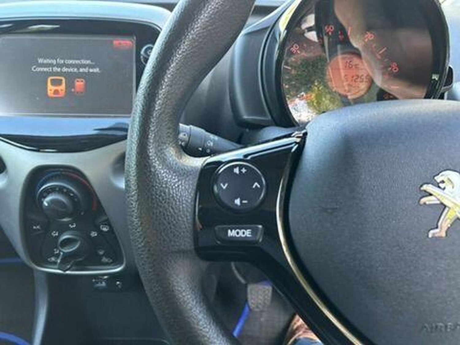 Used Peugeot 108 2015 for sale - 78201989: Photo 23