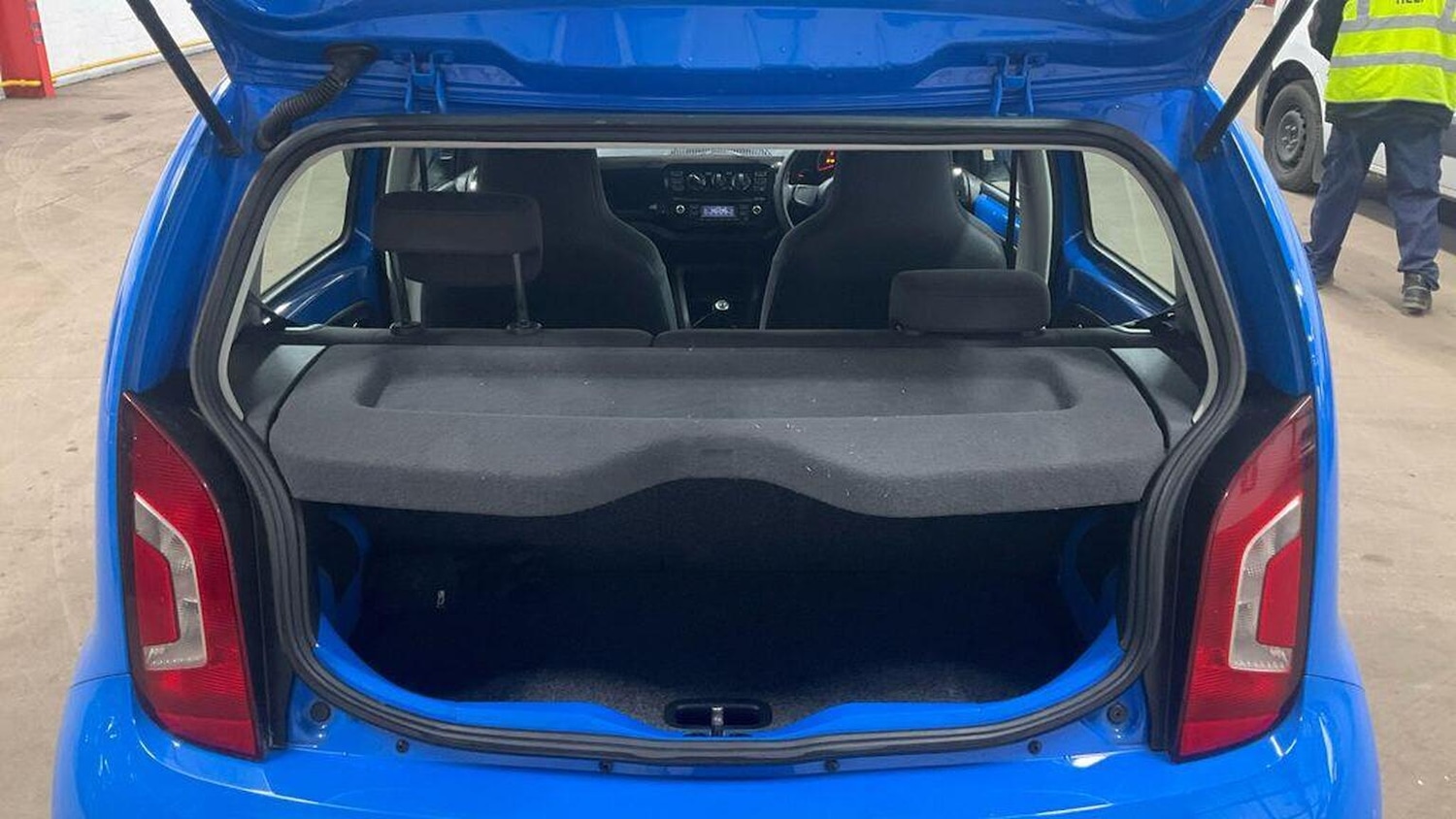 Used Volkswagen up! 2014 for sale - 77681814: Photo 10