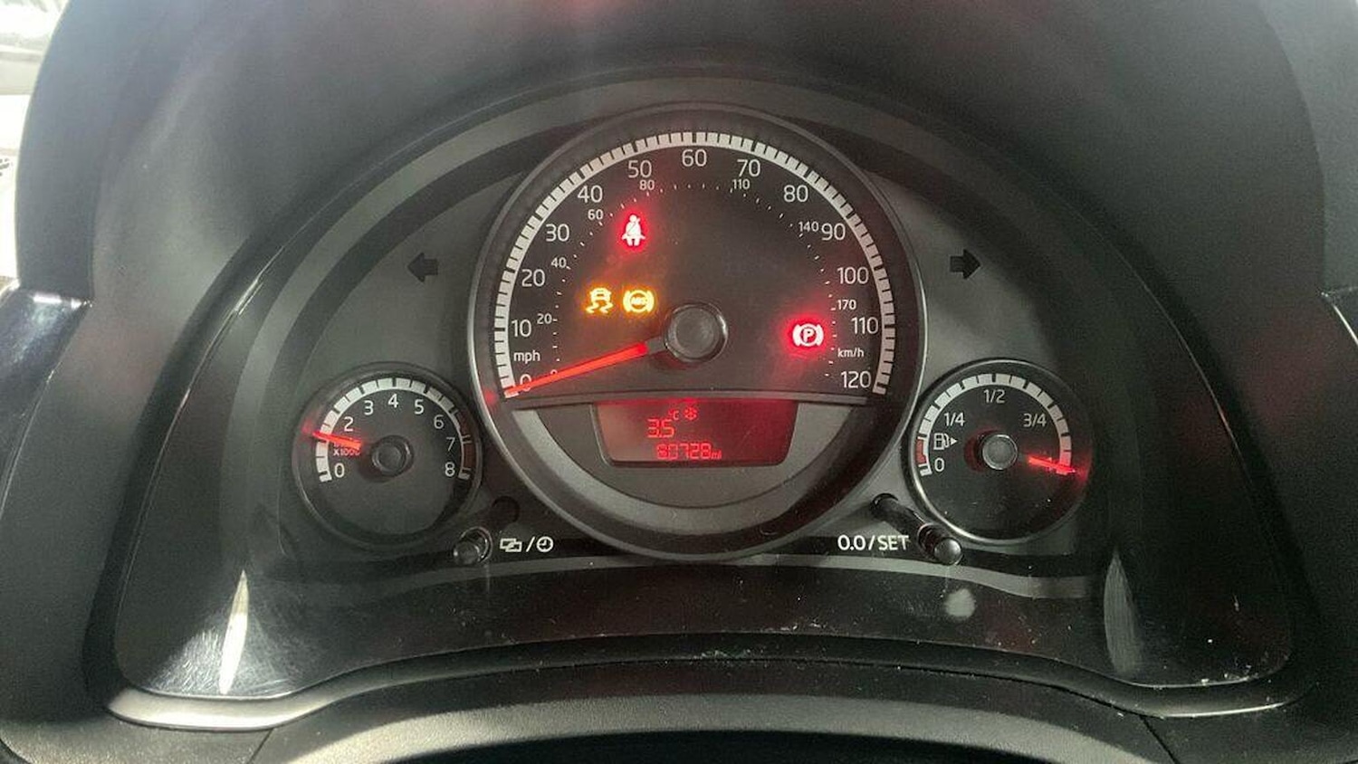 Used Volkswagen up! 2014 for sale - 77681814: Photo 3