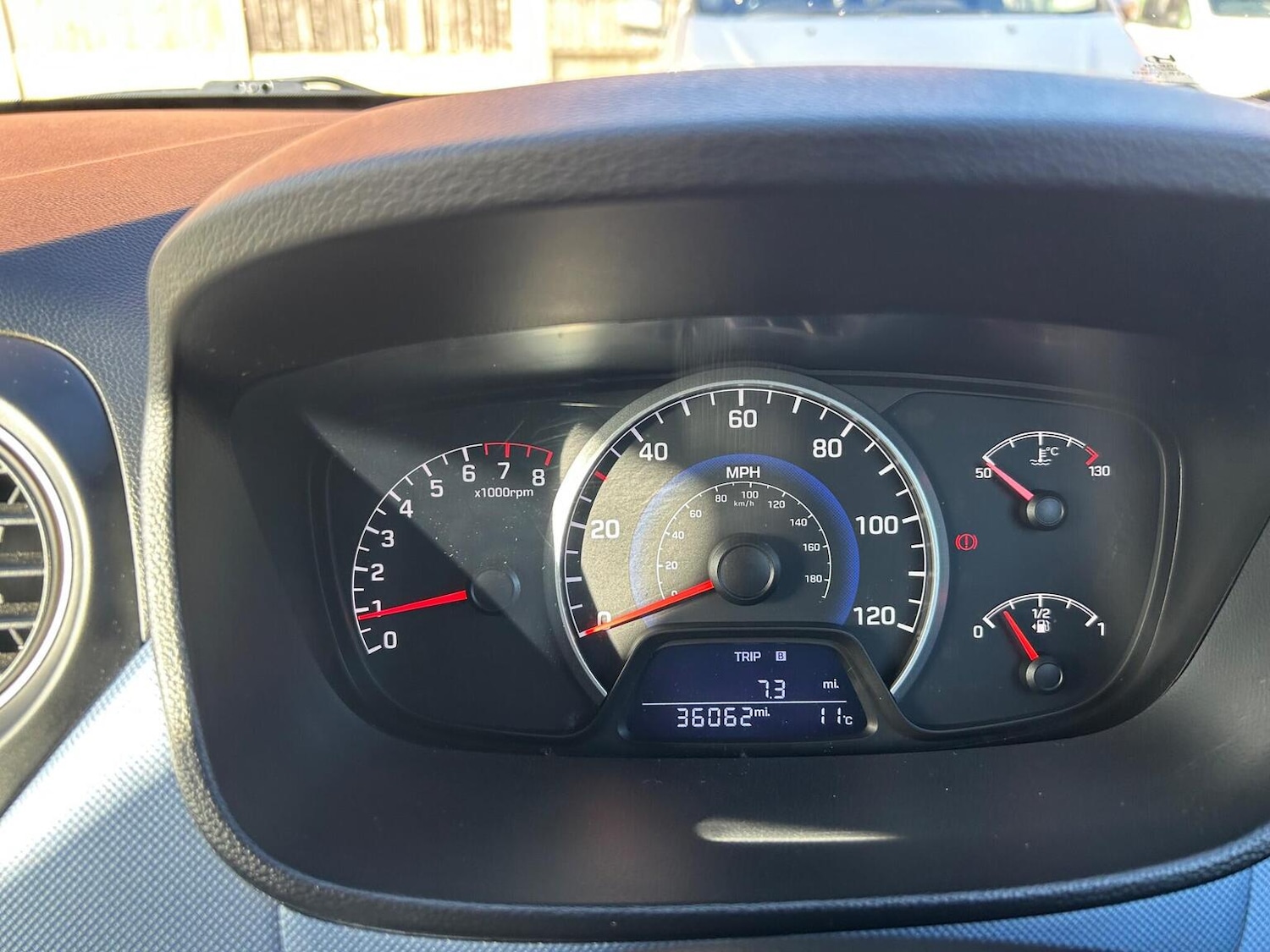 Used Hyundai i10 2016 for sale - 76963431: Photo 28