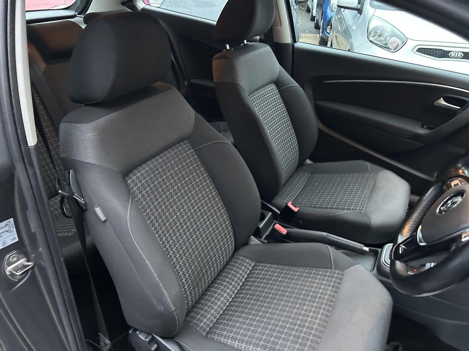 Used Volkswagen Polo 2015 for sale - 77836838: Photo 15