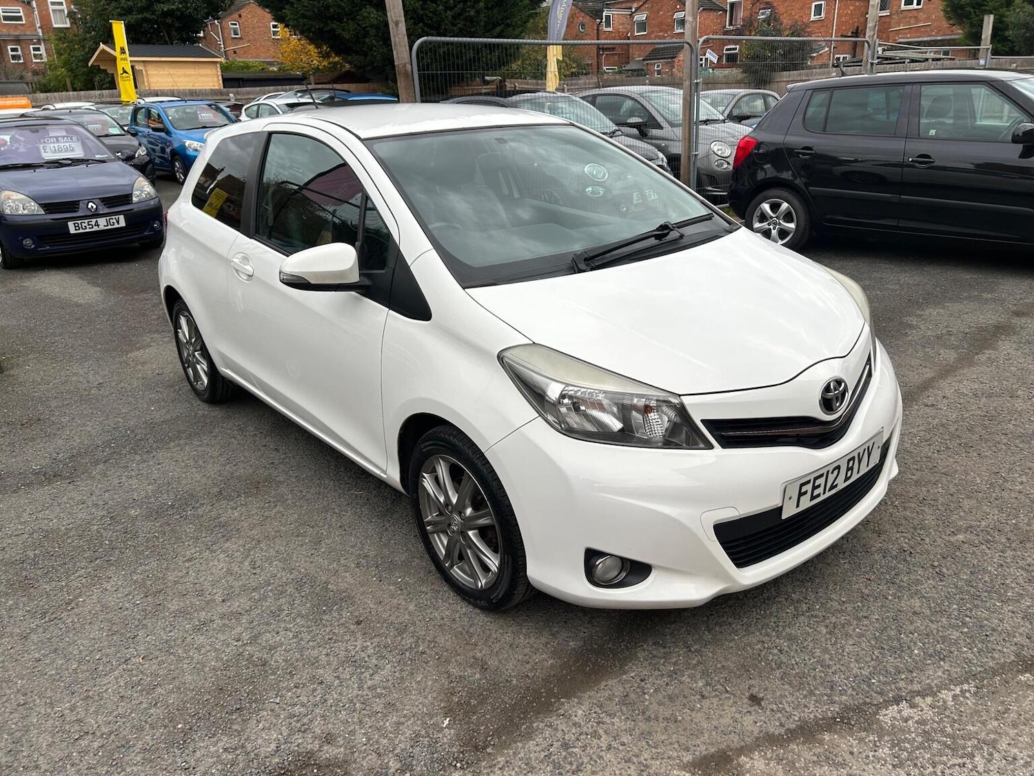 Used Toyota Yaris 2012 for sale - 76963399: Photo 1