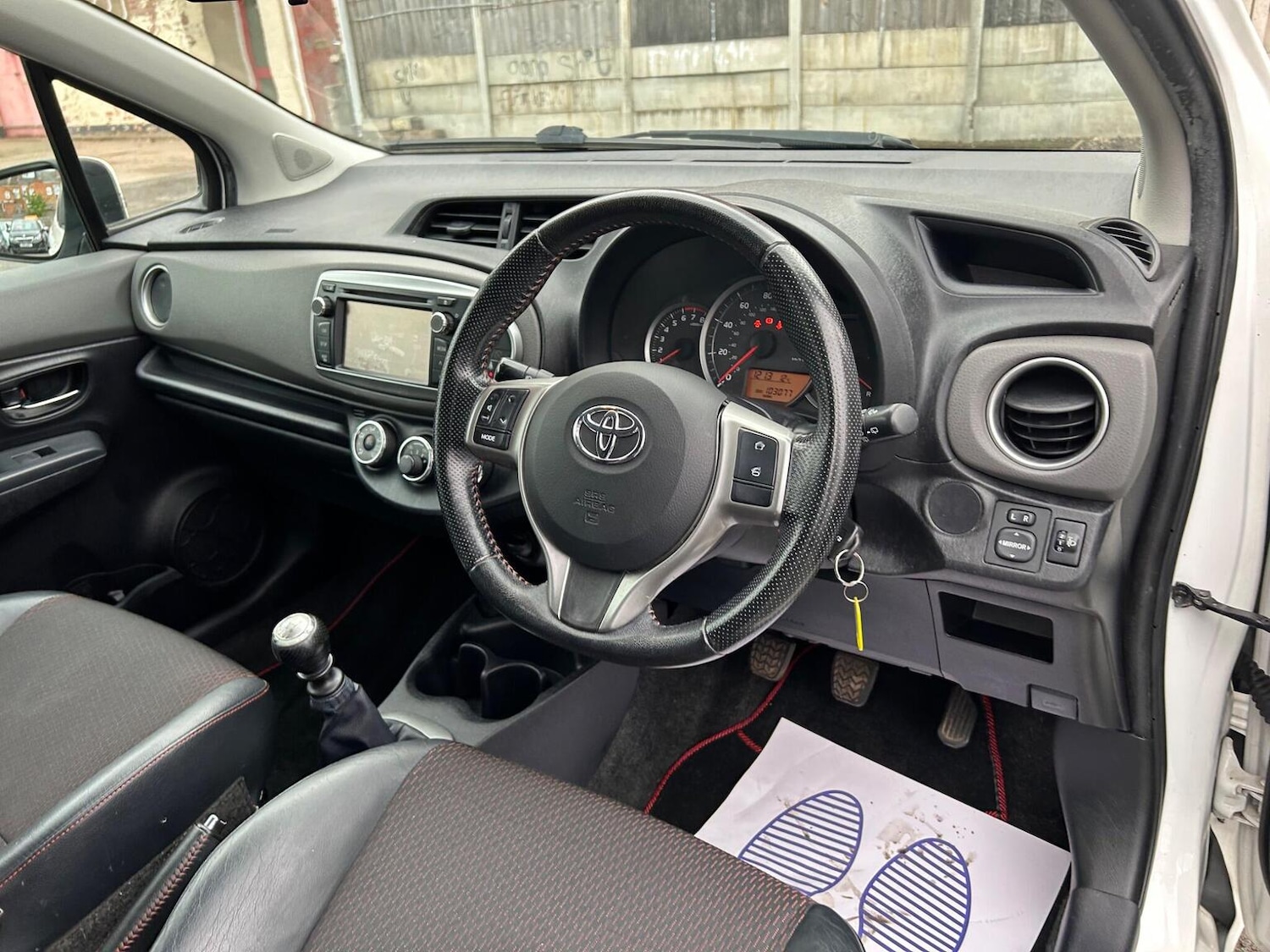 Used Toyota Yaris 2012 for sale - 76963399: Photo 12