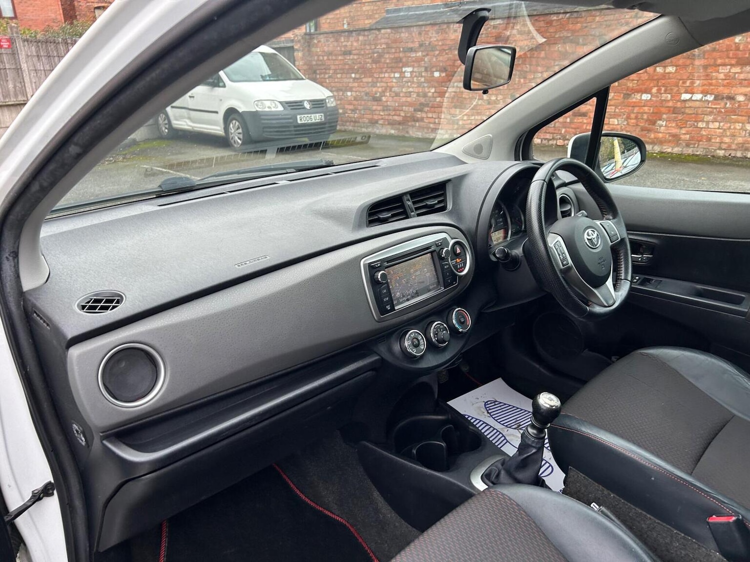 Used Toyota Yaris 2012 for sale - 76963399: Photo 13