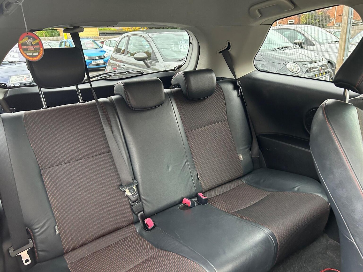 Used Toyota Yaris 2012 for sale - 76963399: Photo 17