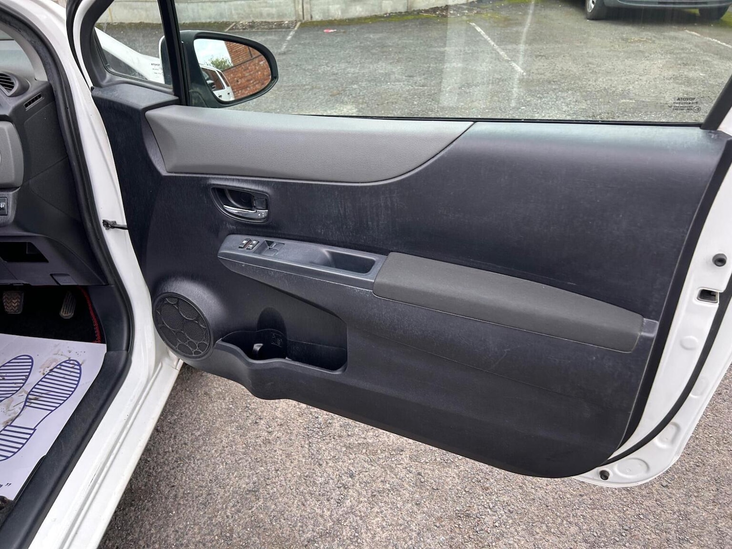 Used Toyota Yaris 2012 for sale - 76963399: Photo 22