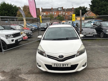 Used Toyota Yaris 2012 for sale - 76963399: Photo