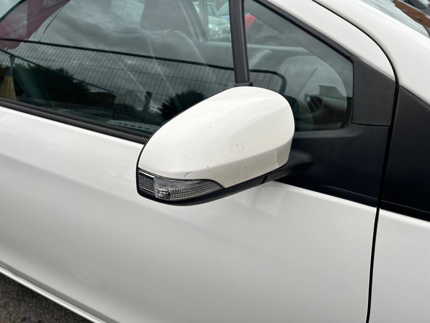 Used Toyota Yaris 2012 for sale - 76963399: Photo 33